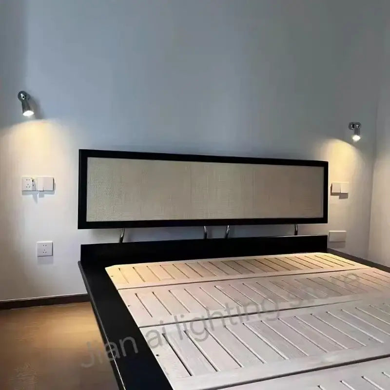 Applique led chromée avec base aluminium argent élégante