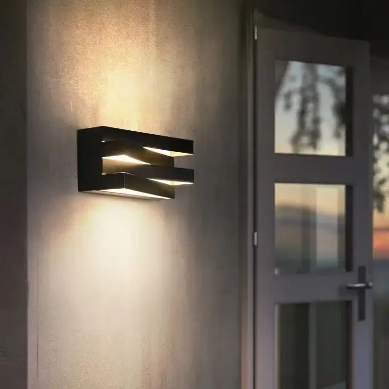 Applique Murale LED Design Moderne Noire Ou Blanche Graphique