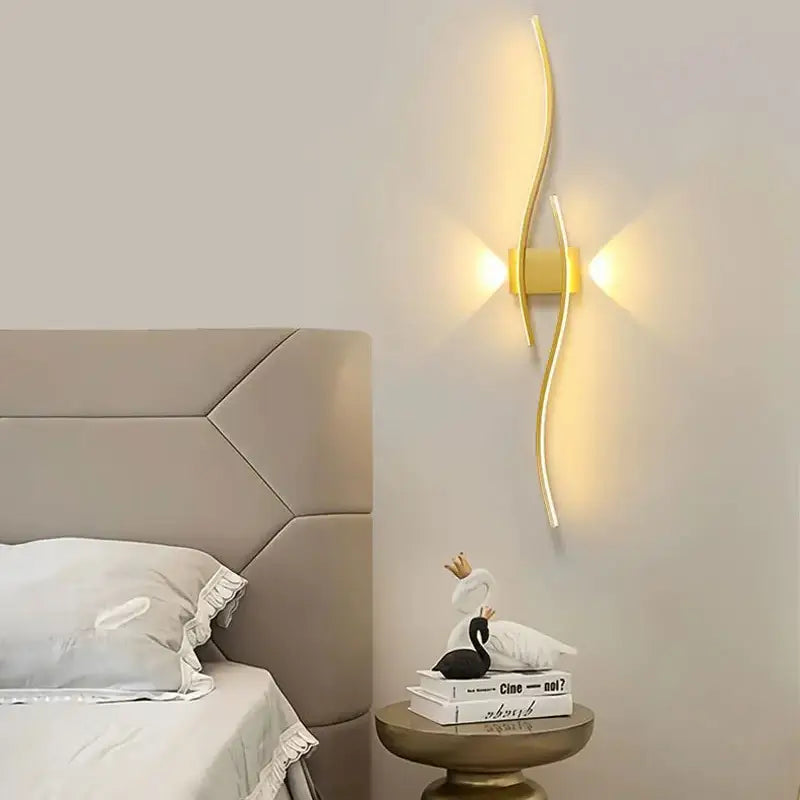 Applique murale led dorée design contemporain élégant