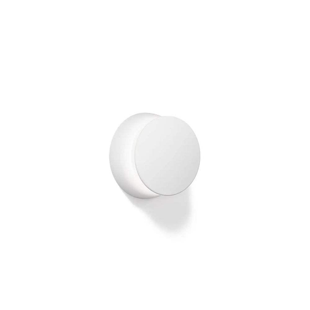 Applique murale Totem Puck Pablo Designs, base blanche