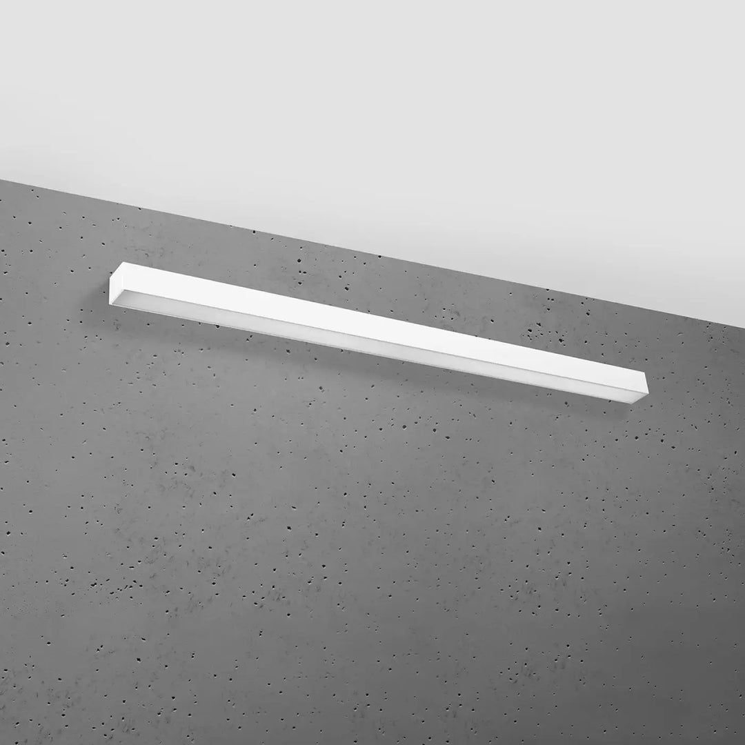 Applique murale linéaire PINNE blanc éteinte, posée au mur