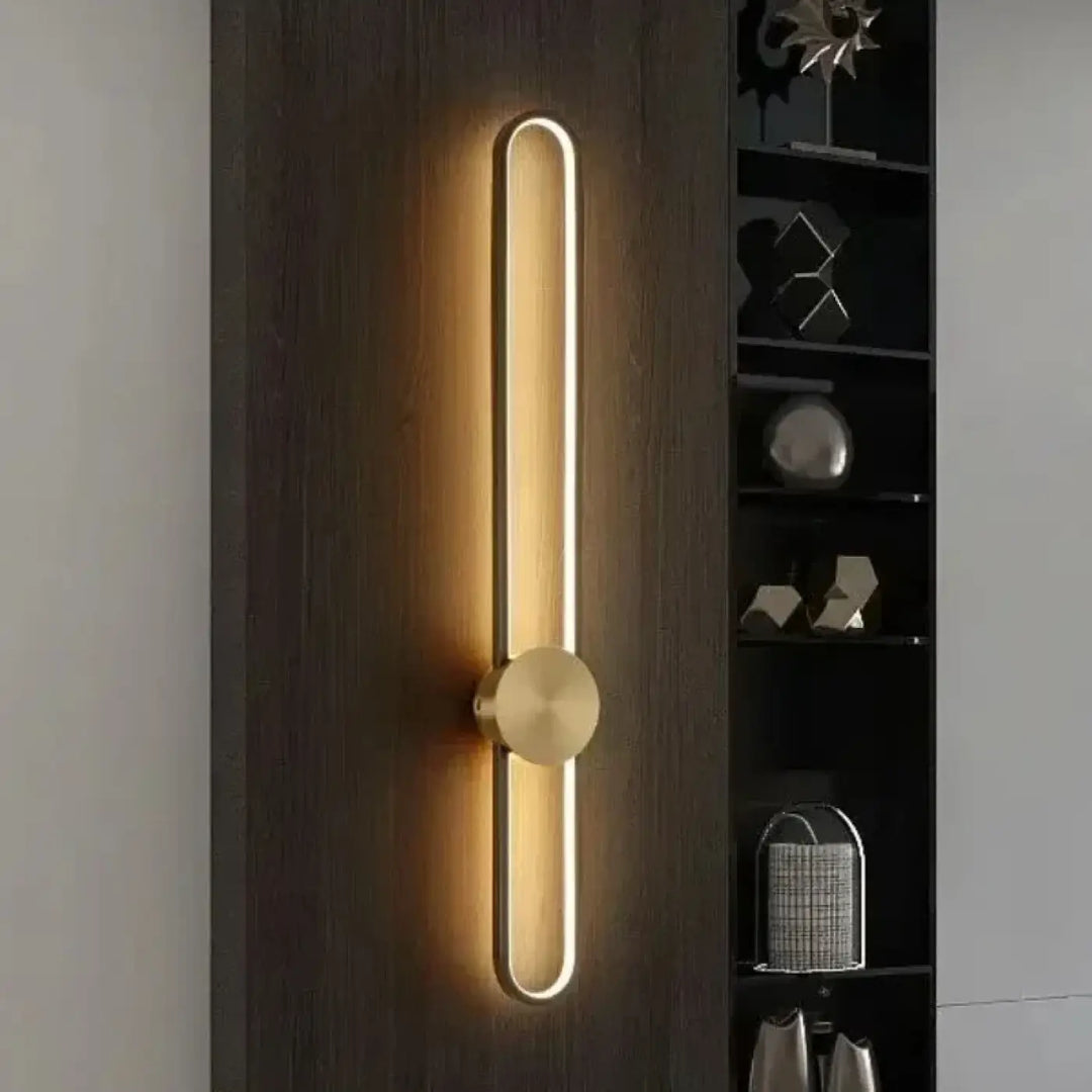 Applique murale led minimaliste avec détail doré au design épuré