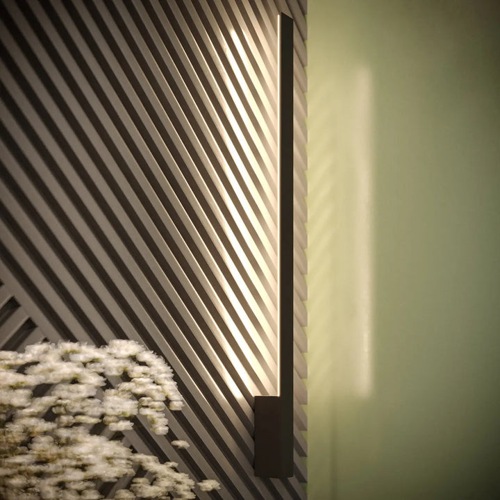Applique murale lahti m 4000k noir avec boîtier étroit et module led pour éclairage d ambiance chaleureux