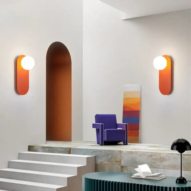 Applique Murale LED Avec Une Boule Blanche En Métal