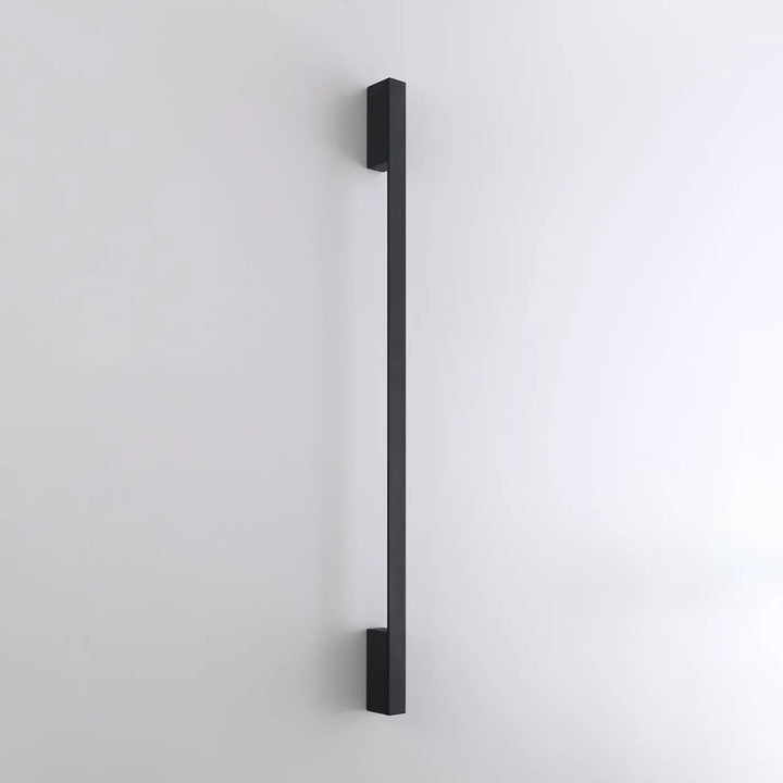 Applique murale SAPPO noir éteinte, posée au mur