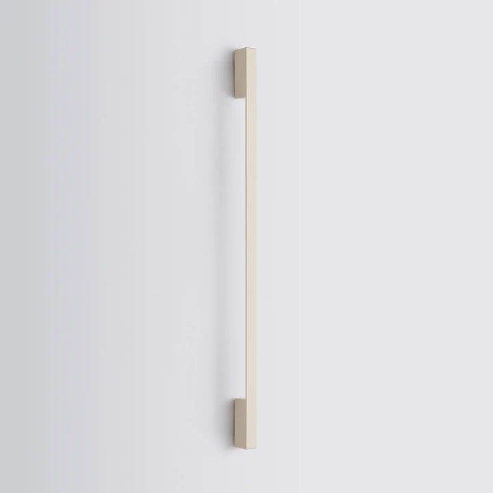 Applique murale SAPPO beige éteinte, posée au mur