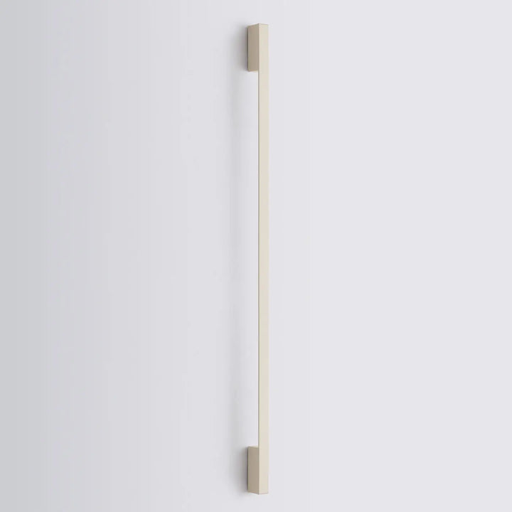 Applique murale SAPPO beige éteinte, posée au mur