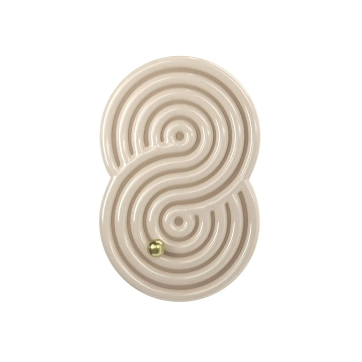 Applique murale en céramique crème avec labyrinthe et bille dorée pour décoration murale rock garden