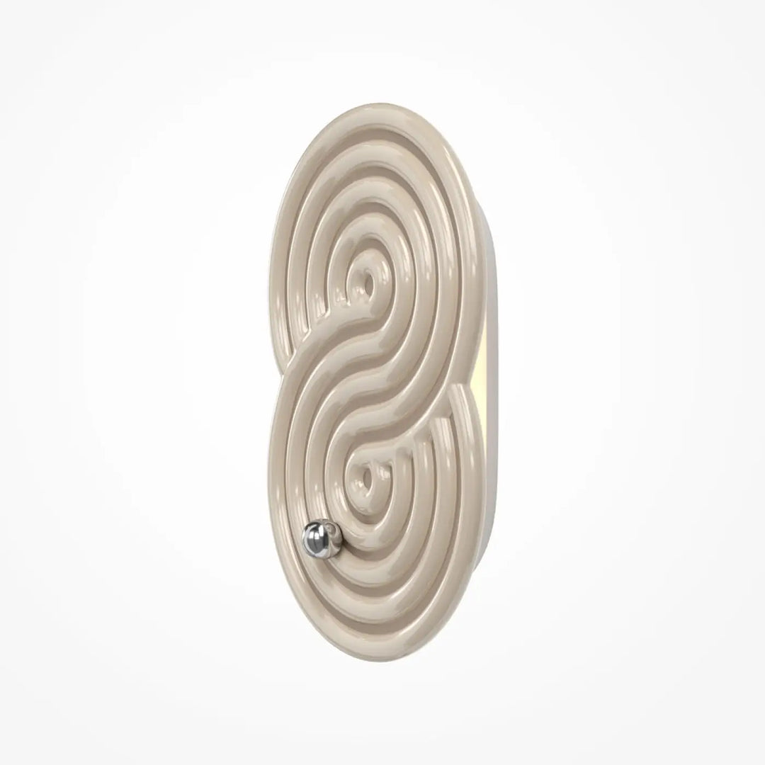 Applique murale cream en céramique avec labyrinthe et sphère métallique intégrée pour ambiance rock garden led