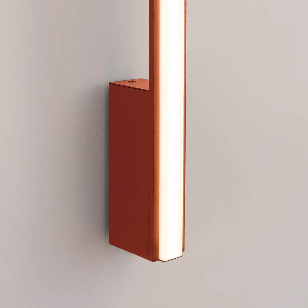 Applique murale LAGOM ocre rouge éteinte, détail de la fixation