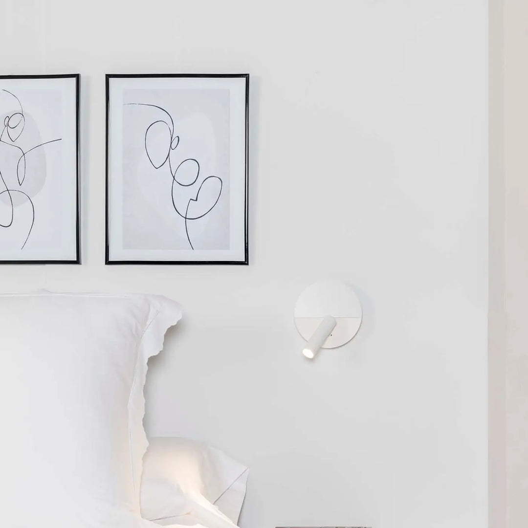 Applique Duas blanche dans un intérieur