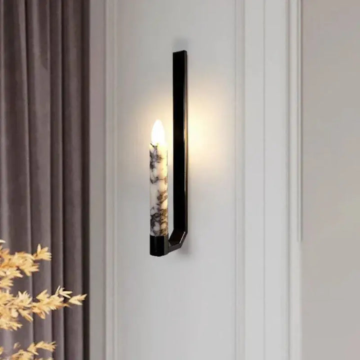 Applique murale de luxe en marbre à l’aspect bougie raffinée
