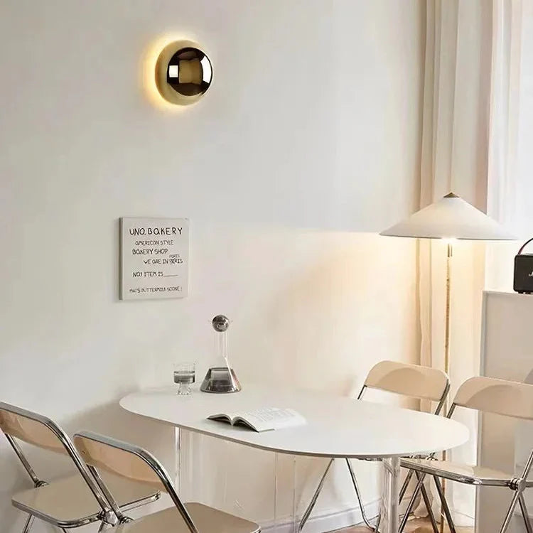 Applique murale minimaliste en boule led contemporaine et élégante