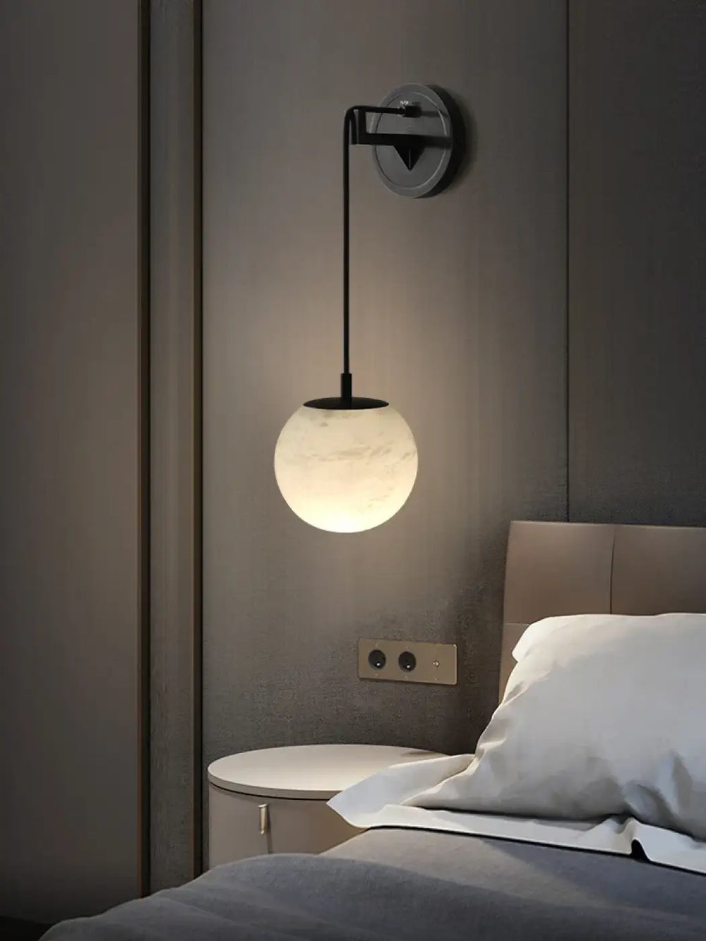 Applique murale noura noire élégante avec globe en verre translucide lumineux montée au mur