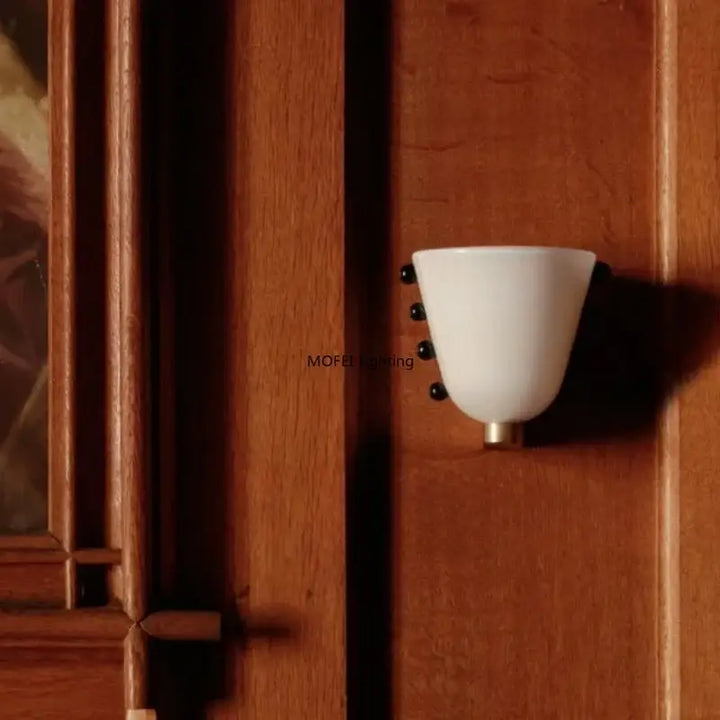 Applique murale moderne avec abat-jour en verre colorée élégant