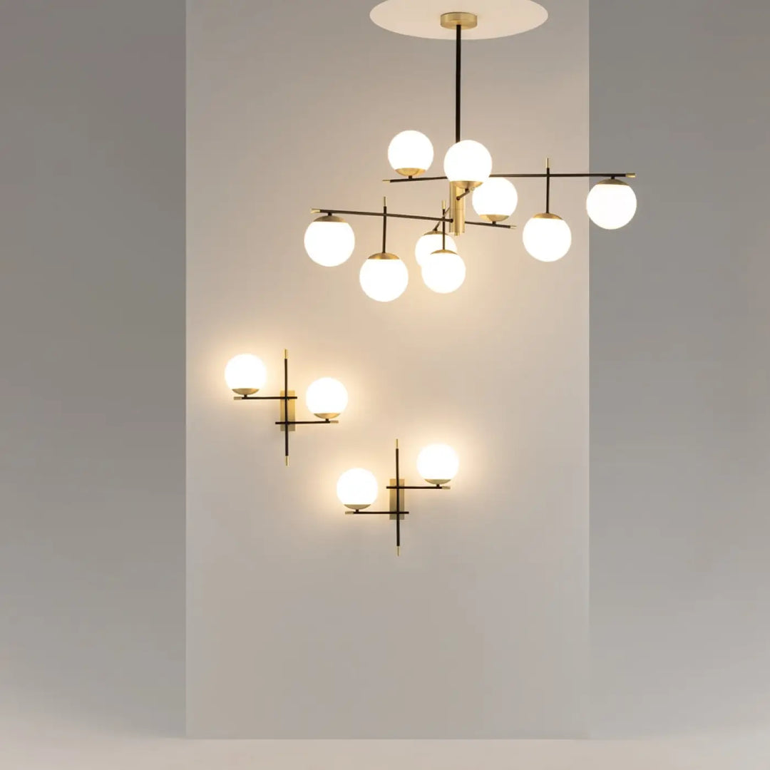 Applique murale nostalgie double globe en laiton avec globes en verre opalin et appliques murales assorties acier noir