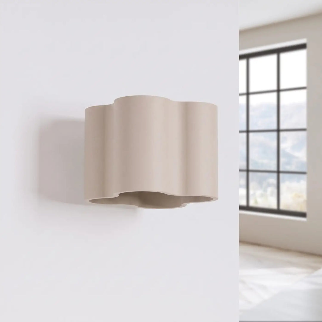 Applique murale Ovio en aluminium taupe, éteinte