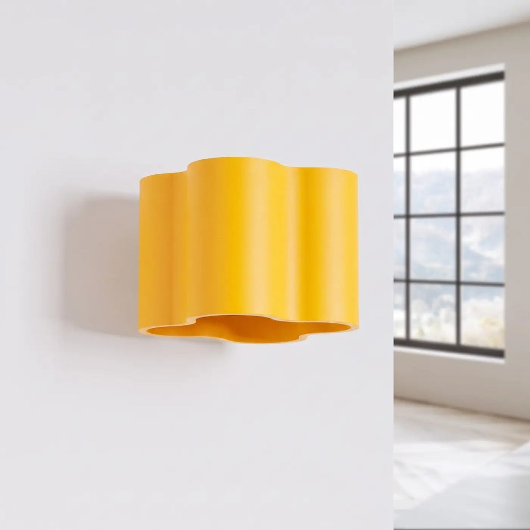Applique murale Ovio en aluminium jaune, éteinte