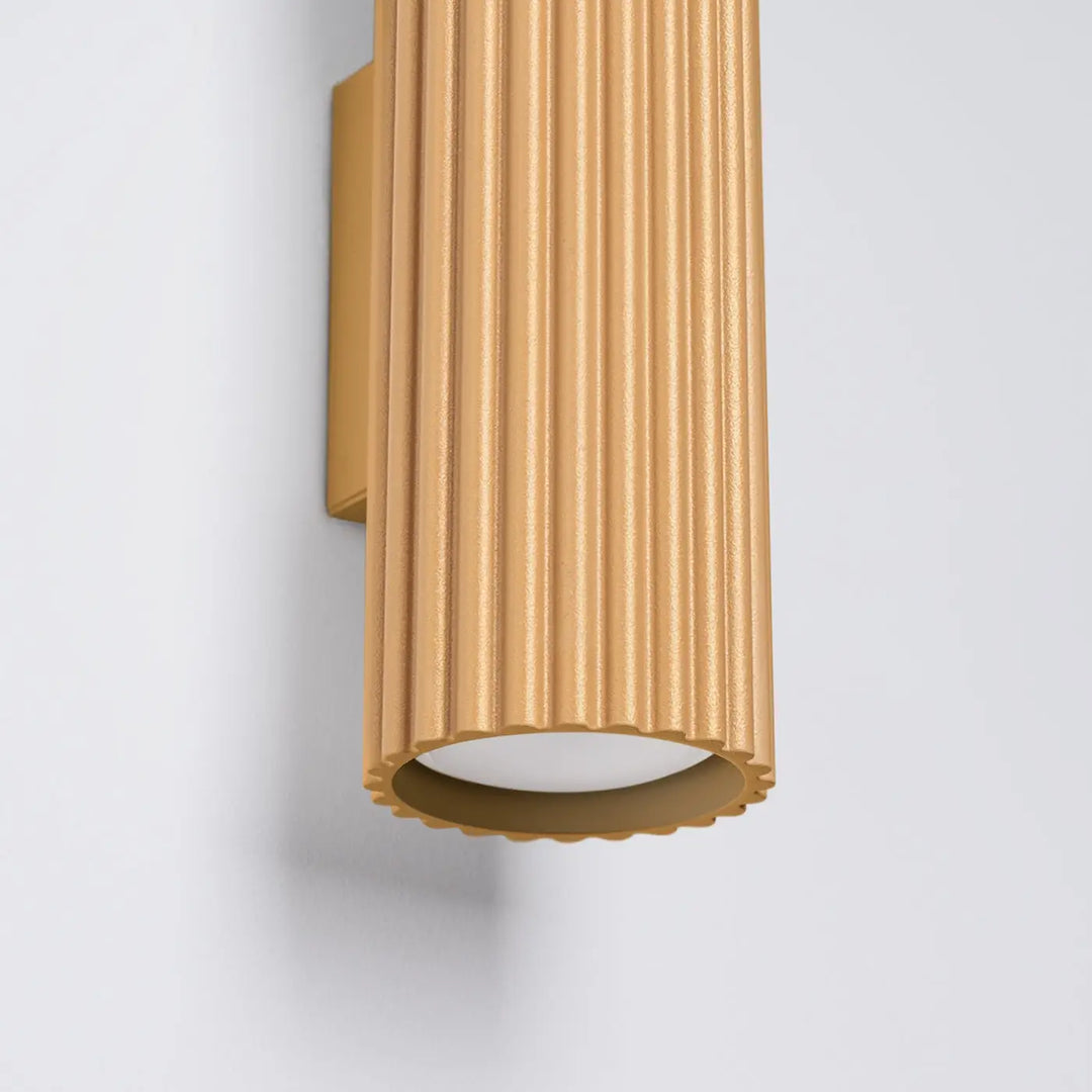 Applique murale karbon 20 or finition dorée nervurée verticale avec led intégrée design minimaliste plafonnier karbon allie