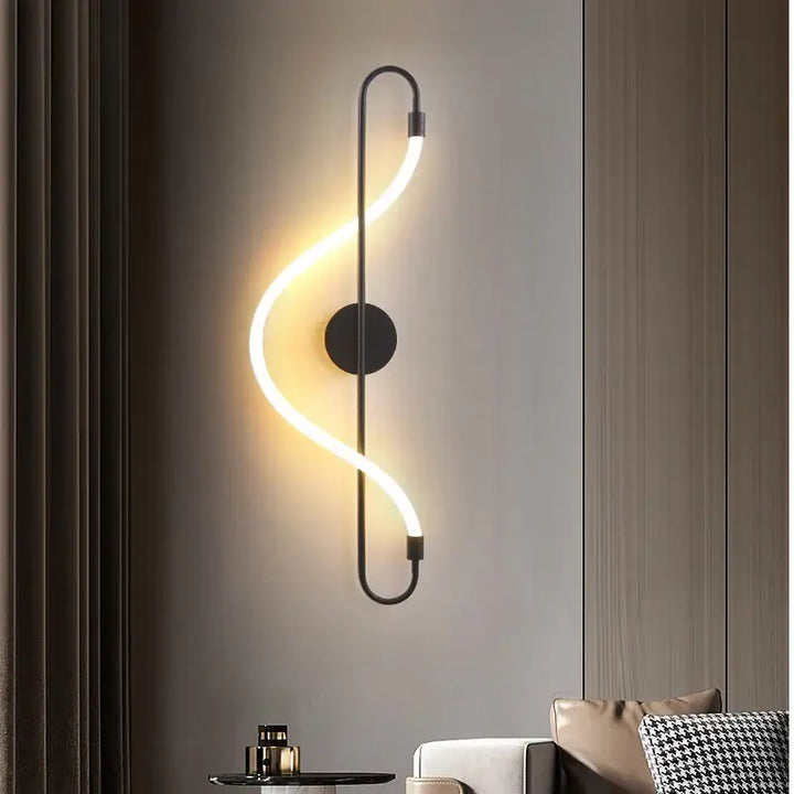 Applique murale originale avec long tube en LED

