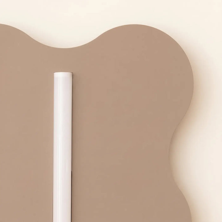 Applique murale KLOVER taupe détail de la découpe