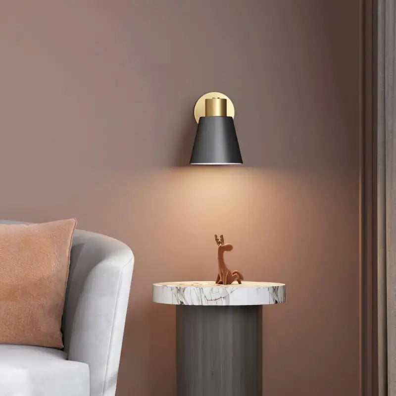 Applique Murale Pour Chambre Adulte Style Conique Inversé