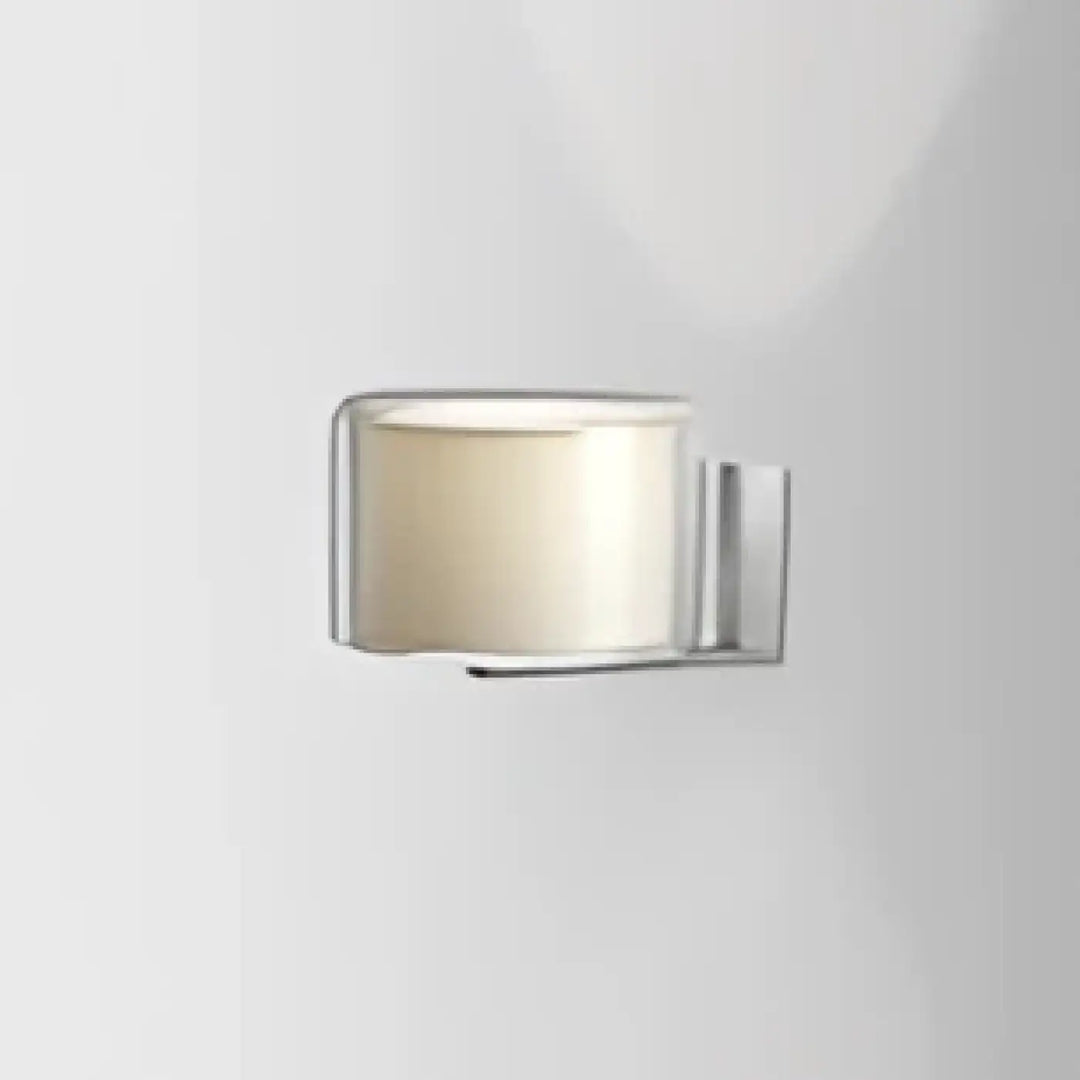 Applique murale kelya moderne avec abat-jour cylindrique en verre dépoli et finition chrome poli pour éclairage doux murale raffinée