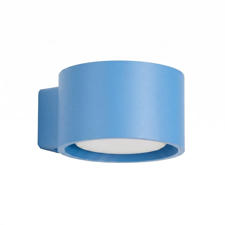 Applique murale ronde bleu clair vue de trois quarts sur fond blanc