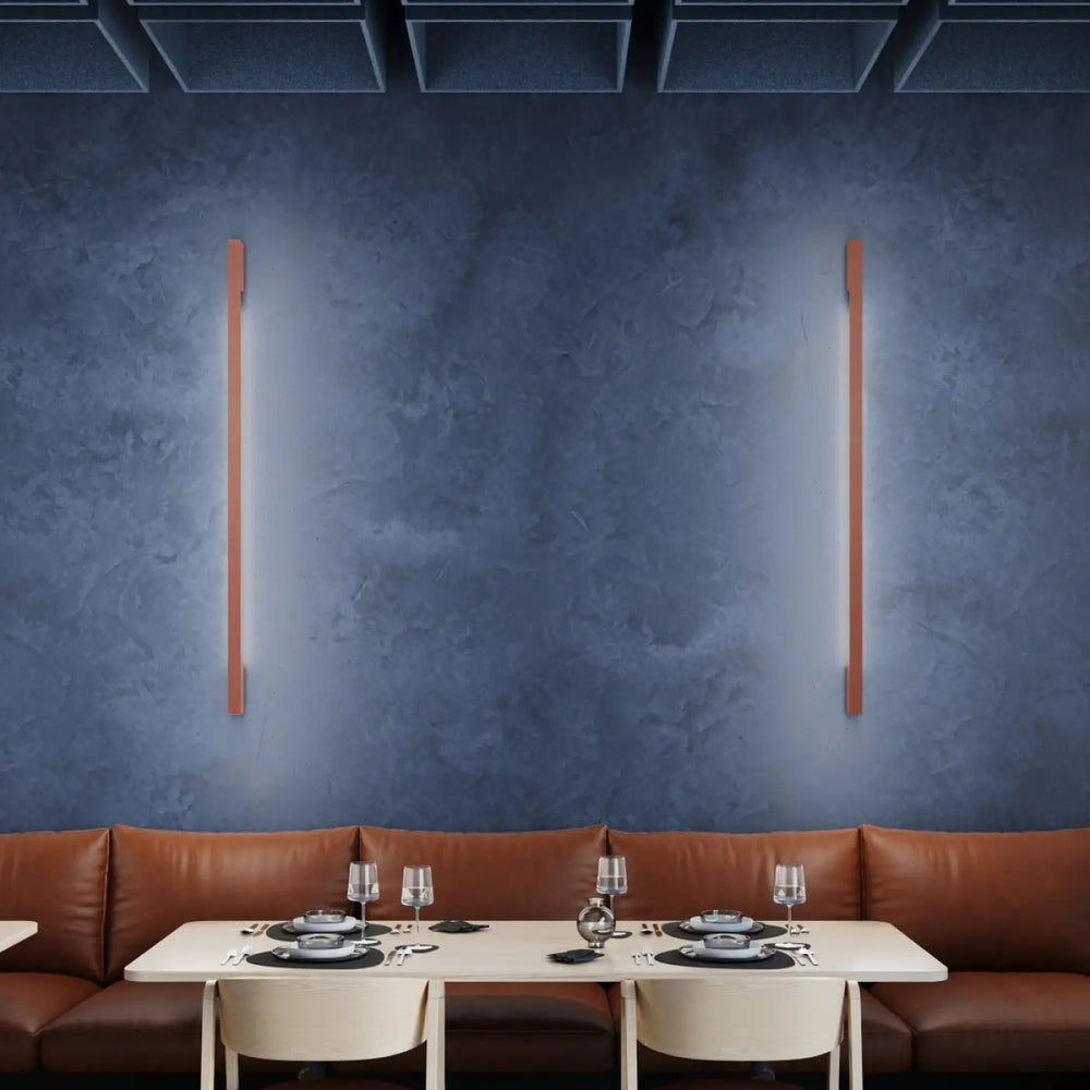 Deux appliques murales lahti 90 led avec boîtier allongé et effet lumineux unique en rouge ocre chaud
