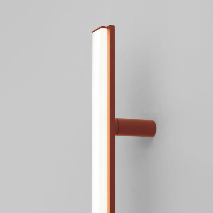Applique murale lagom 90 rouge ocre en cuivre avec design minimaliste et excellente finition collection lagom allie