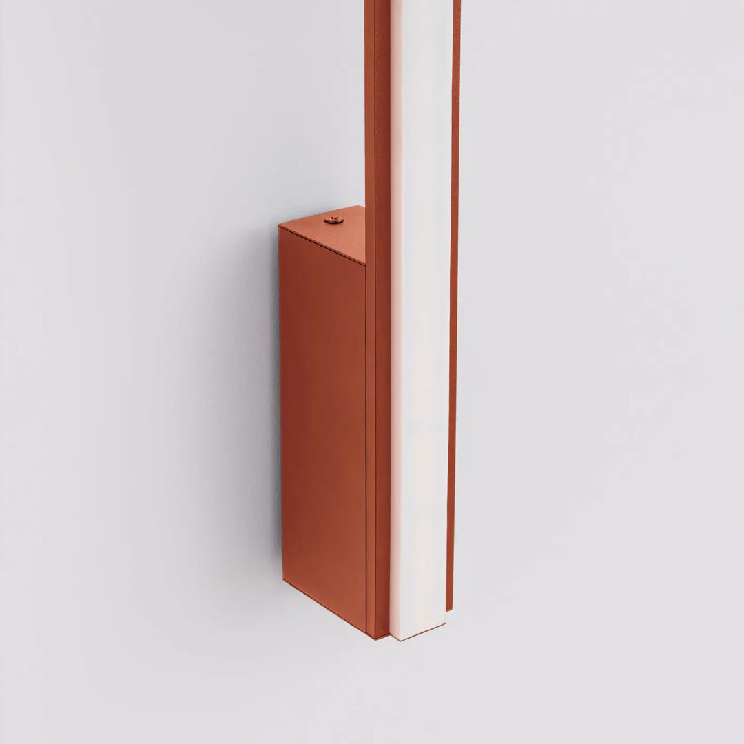 Applique murale lagom 90 cuivre finition excellente avec design minimaliste et bande led intégrée collection lagom allie