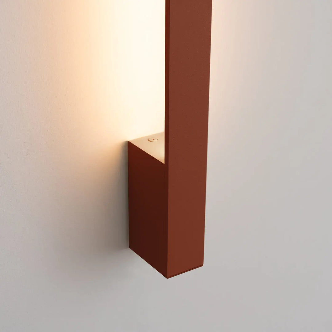 Applique murale lahti 50 led 3000k rouge ocre avec module led intégré et boîtier allongé design minimaliste