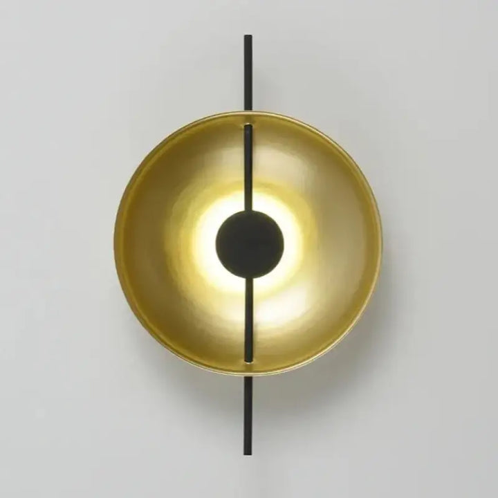 Applique Murale Sculpturale Effet Cible Noir Et Laiton

