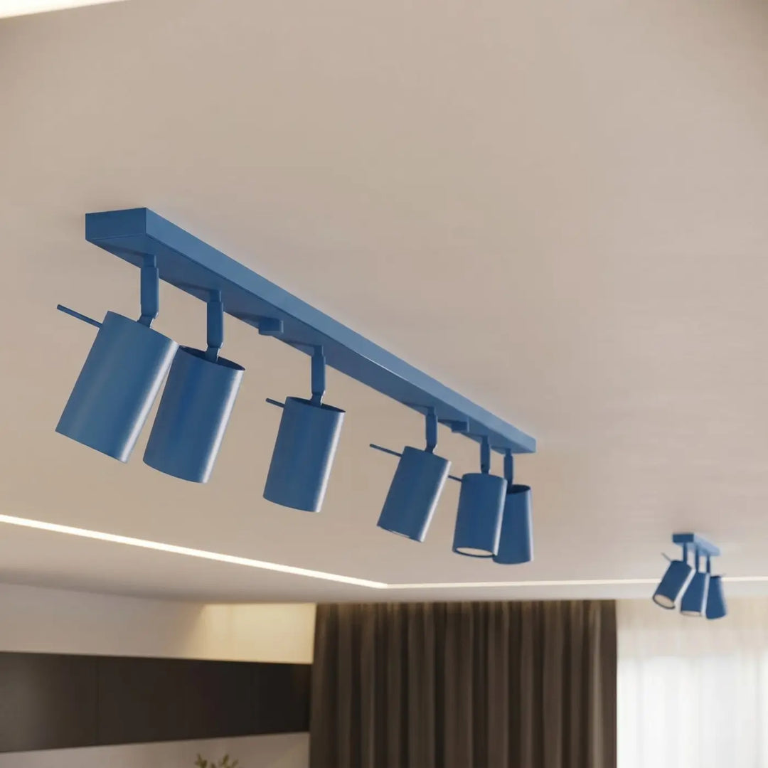 Applique murale bleu clair allumée, vue rapprochée