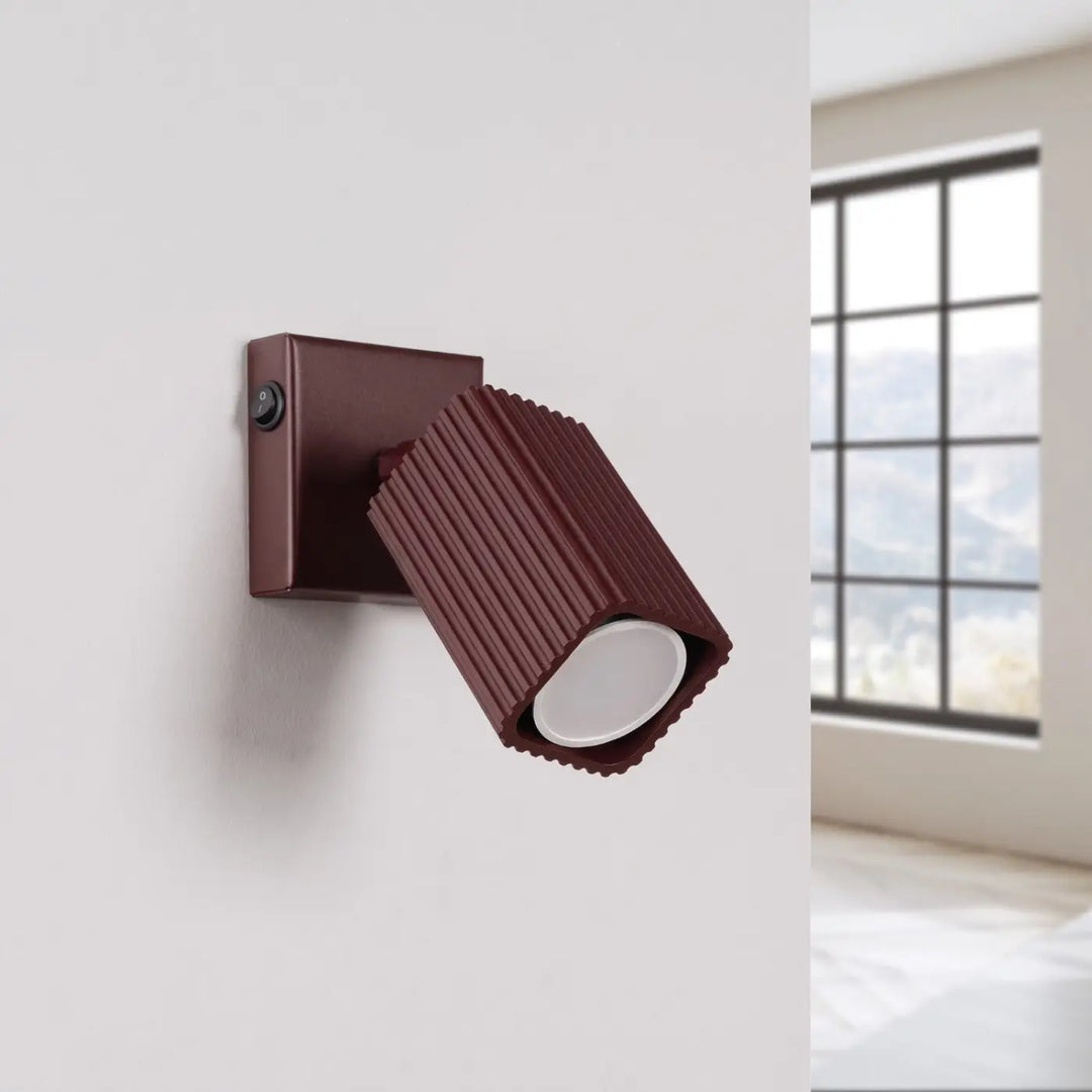 Applique murale Rayo en aluminium marron à réflecteur rainuré, éteinte