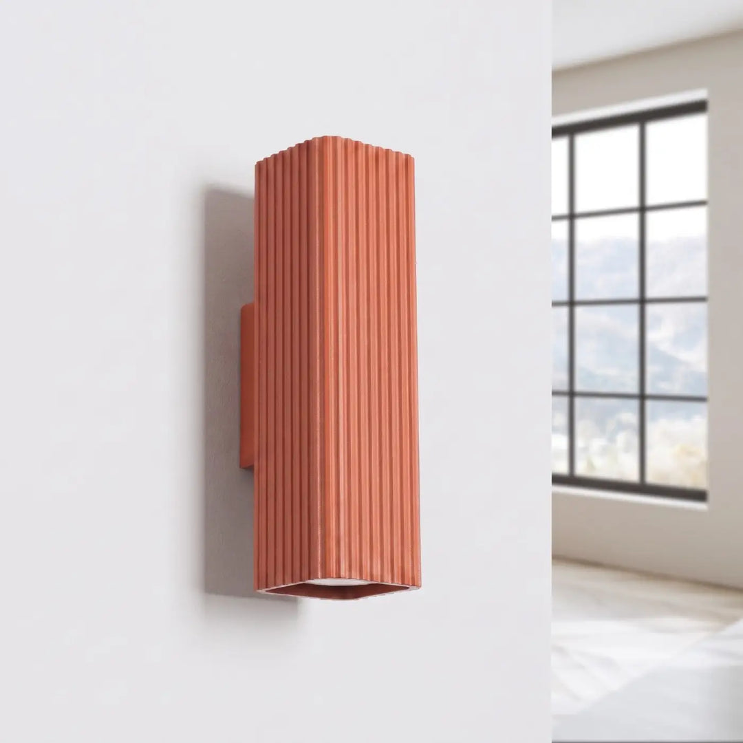Applique murale Rayo en aluminium ocre rouge à réflecteur rainuré, éteinte