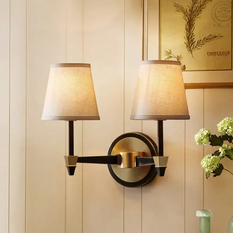 Applique Murale Au Style Américain Avec Support Noir Et Abat-Jour