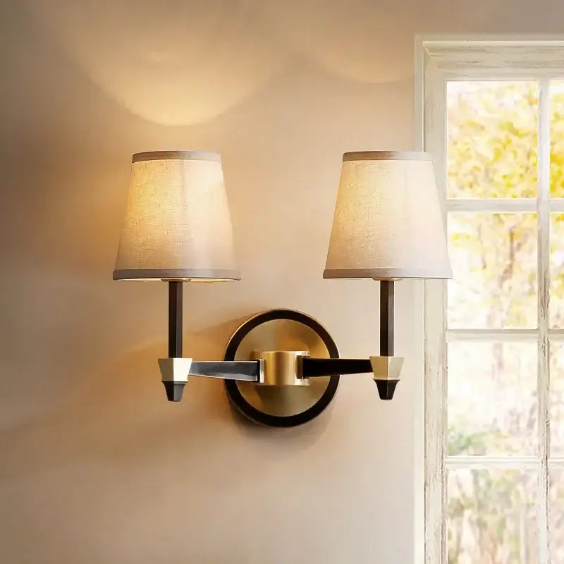 Applique Murale Au Style Américain Avec Support Noir Et Abat-Jour