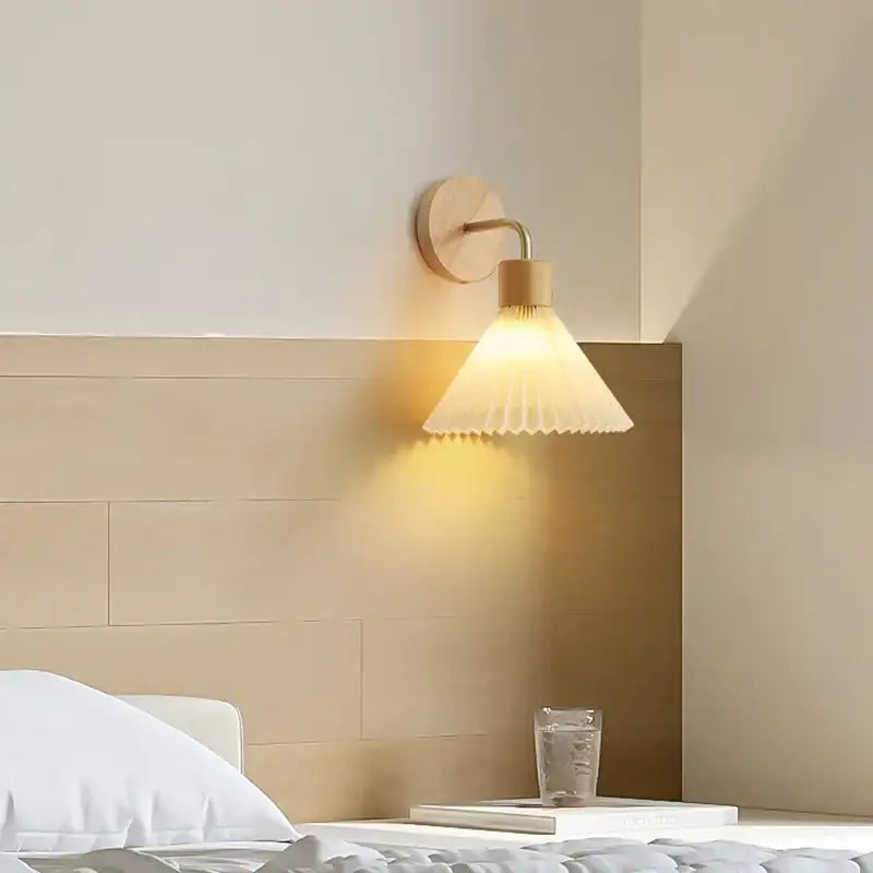 Applique Murale Avec Support En Bois Et Abat-Jour Blanc