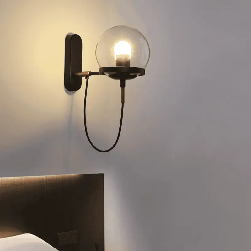 Applique Murale Verre Transparent Boule Dorée Design