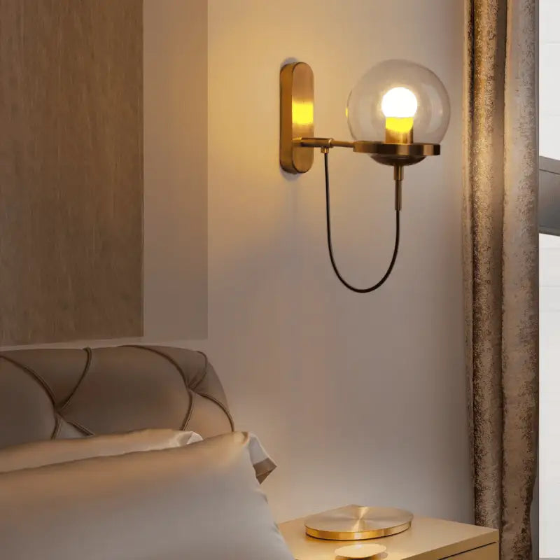 Applique Murale Verre Transparent Boule Dorée Design