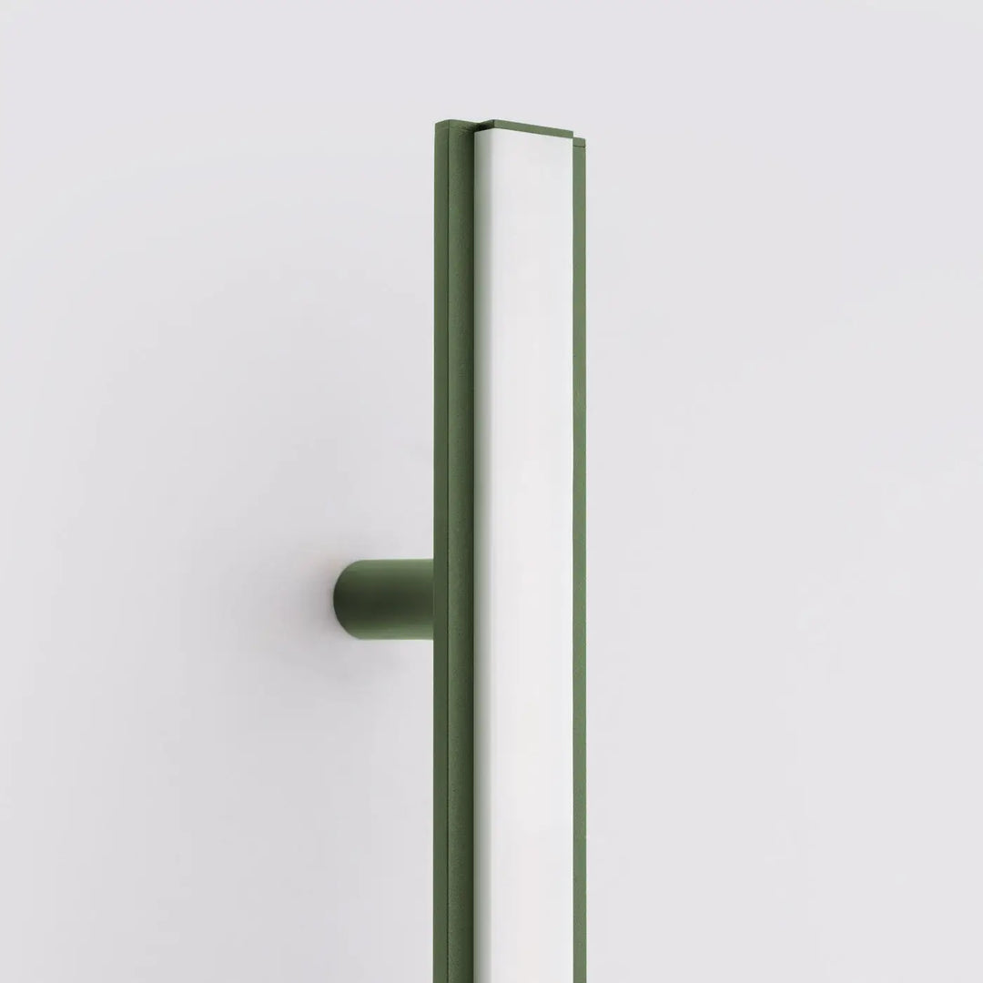 Applique murale lagom 90 vert olive métal avec design minimaliste et excellente finition collection lagom allie