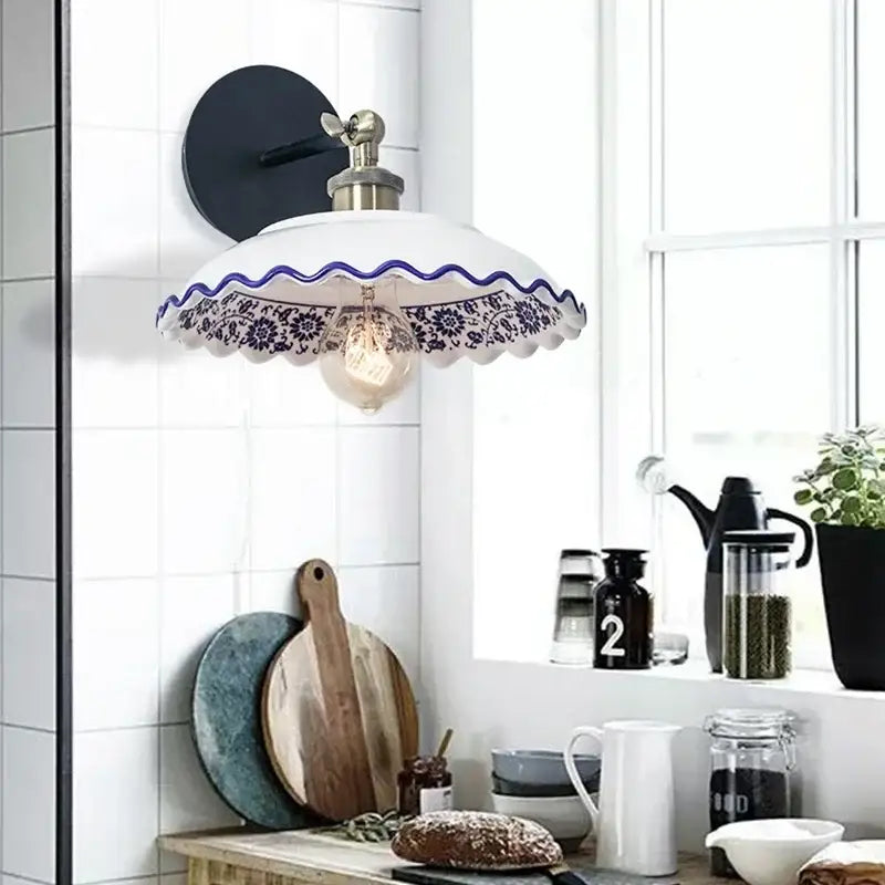 Applique vintage en céramique blanche et motif bleu style