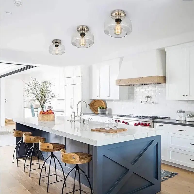 Applique plafonnier design doré avec abat-jour en verre