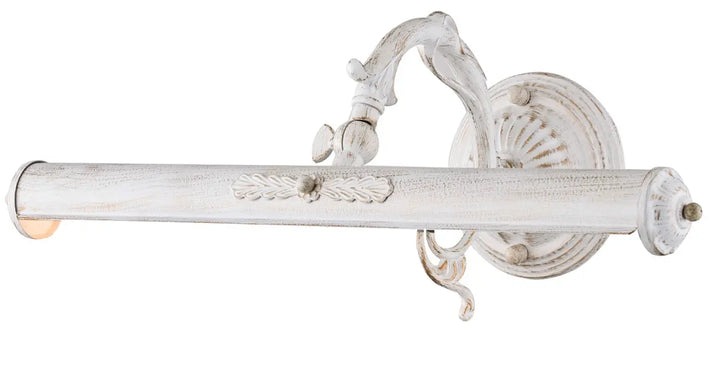 Applique murale picasso en bois blanc patiné avec bras déporté et motif feuille centrale pour ampoules e14 au-dessus d’un mur
