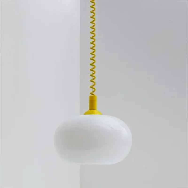 Suspension luminaire blanc avec câble spirale style minimaliste