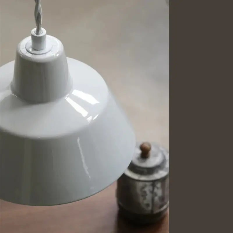 Suspension en céramique style atelier minimaliste chic