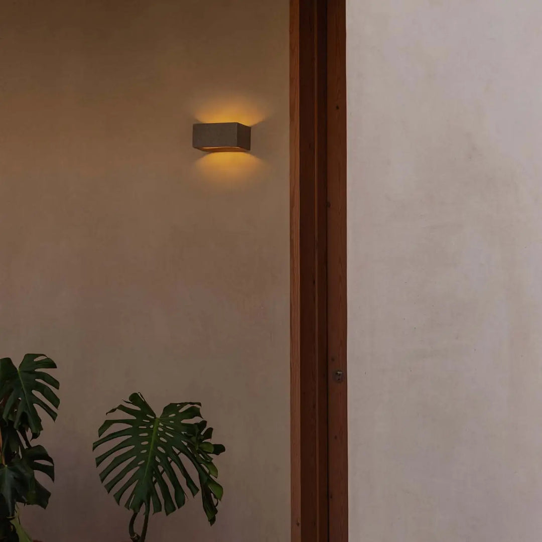 Balise Glint 15,7 cm dans un décor