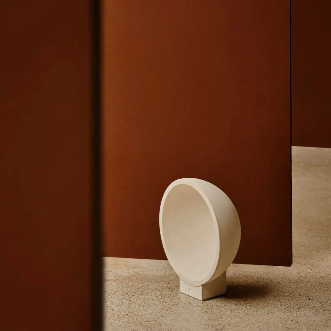Balise Gaia beige dans un décor