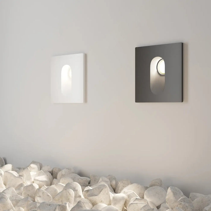 Applique extérieure via urbana en blanc chaud avec balise extérieure led et marches d’un faisceau minimaliste en gris mat